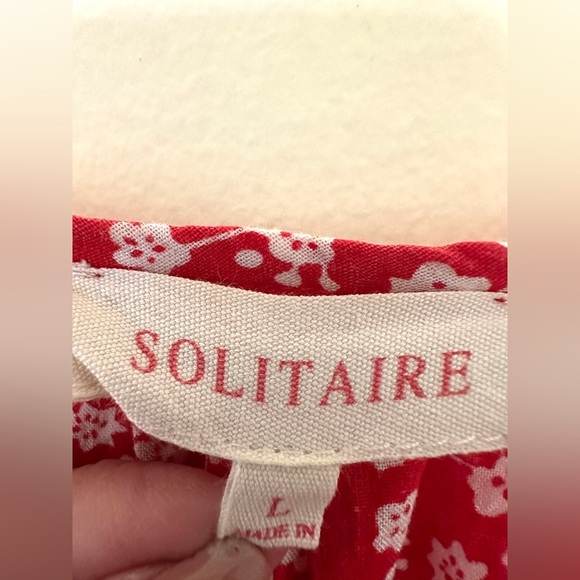 Solitaire Top Womens | Sz Large | Red and White Floral |Embroidered | L Sleeve - Picture 6 of 9